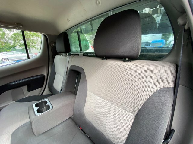 Mitsubishi L200 Pickup White #19