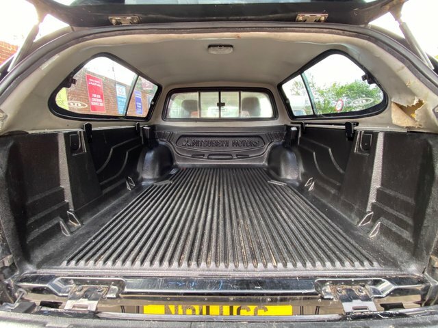 Mitsubishi L200 Pickup White #23