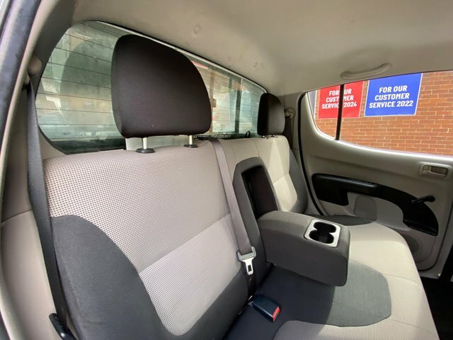 Mitsubishi L200 Pickup White #22