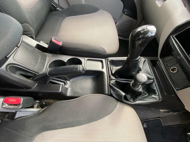 Mitsubishi L200 Pickup White #28