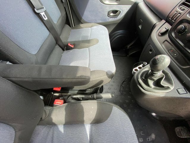 Vauxhall Vivaro Panel Van White #33