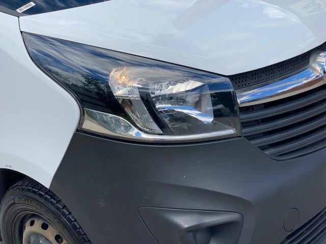 Vauxhall Vivaro Panel Van White #26