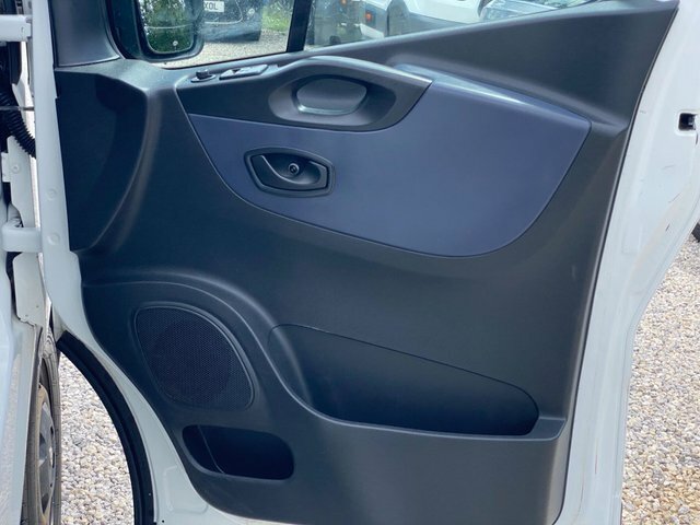 Vauxhall Vivaro Panel Van White #39
