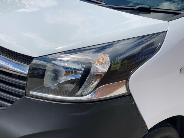 Vauxhall Vivaro Panel Van White #30