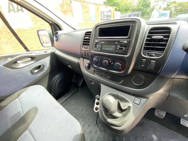 Vauxhall Vivaro Panel Van White #25