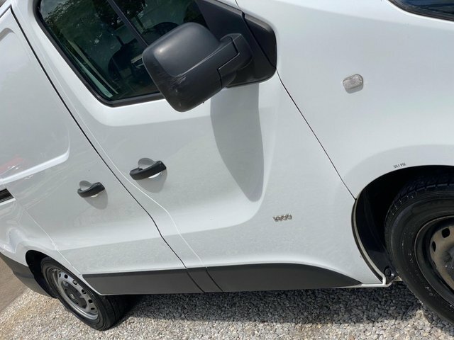 Vauxhall Vivaro Panel Van White #32