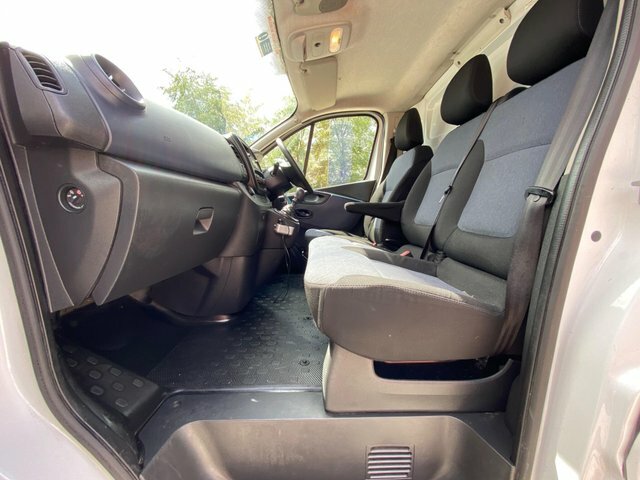 Vauxhall Vivaro Panel Van White #27