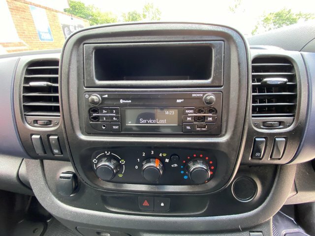 Vauxhall Vivaro Panel Van White #9