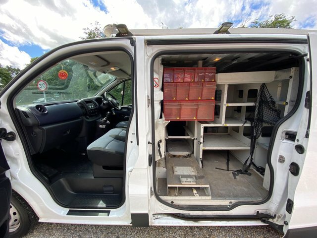 Vauxhall Vivaro Panel Van White #10