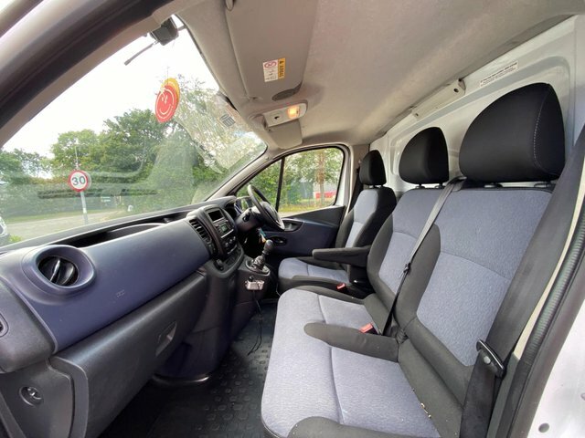 Vauxhall Vivaro Panel Van White #14