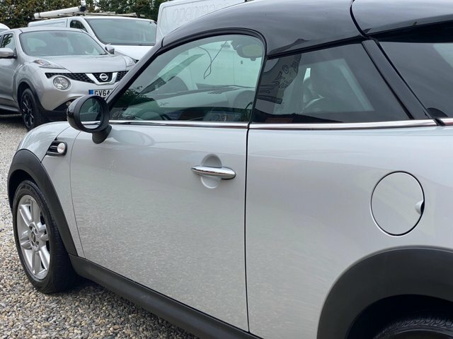 Mini Coupe Cooper White #29