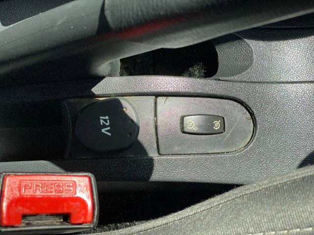 Renault Clio 1.1 I-music 75 Silver #21