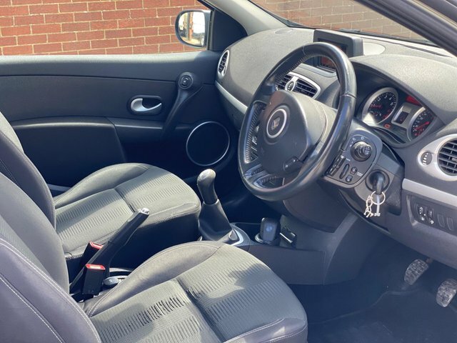 Renault Clio 1.1 I-music 75 Silver #33