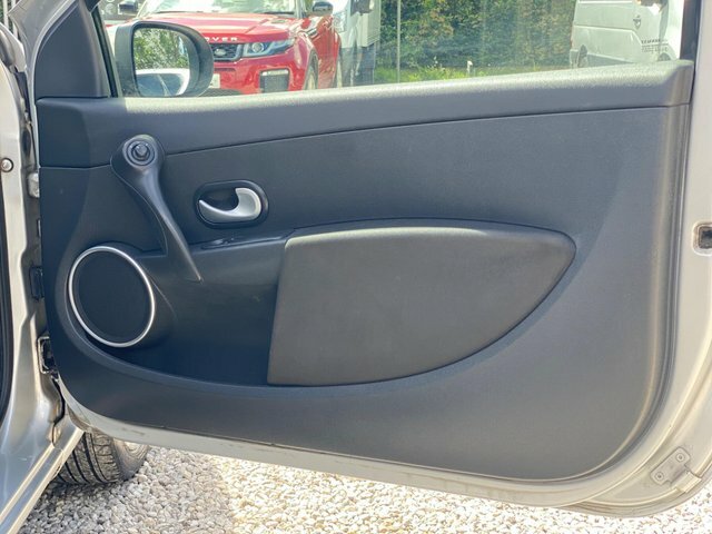 Renault Clio 1.1 I-music 75 Silver #23