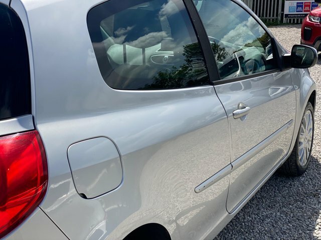 Renault Clio 1.1 I-music 75 Silver #20
