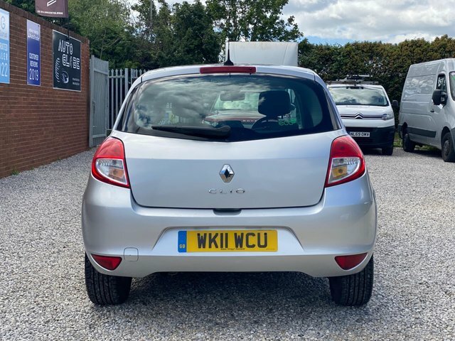 Renault Clio 1.1 I-music 75 Silver #39