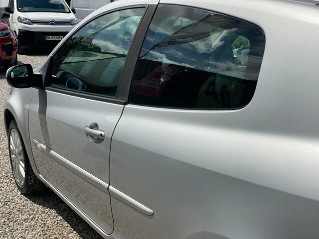 Renault Clio 1.1 I-music 75 Silver #17