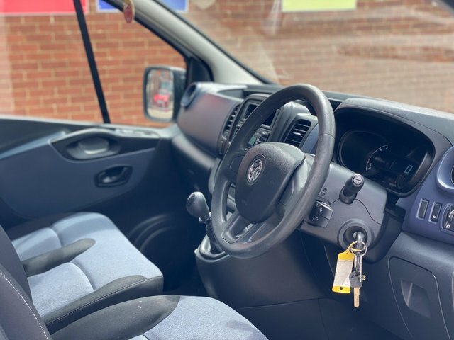 Vauxhall Vivaro 9 Seat Minibus White #29