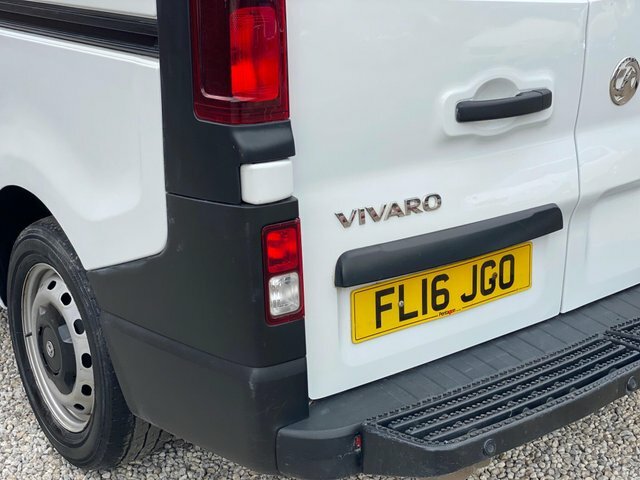 Vauxhall Vivaro 9 Seat Minibus White #28