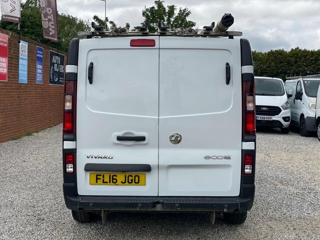 Vauxhall Vivaro 9 Seat Minibus White #46