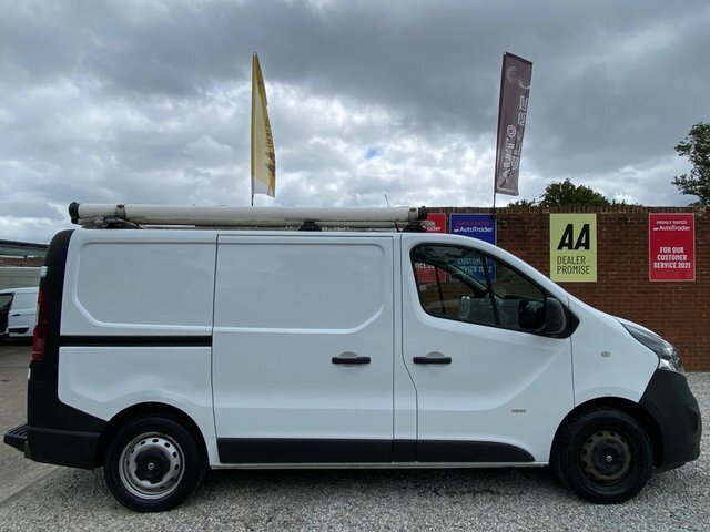 Vauxhall Vivaro 9 Seat Minibus White #15