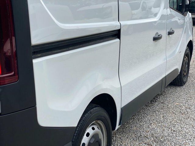 Vauxhall Vivaro 9 Seat Minibus White #19