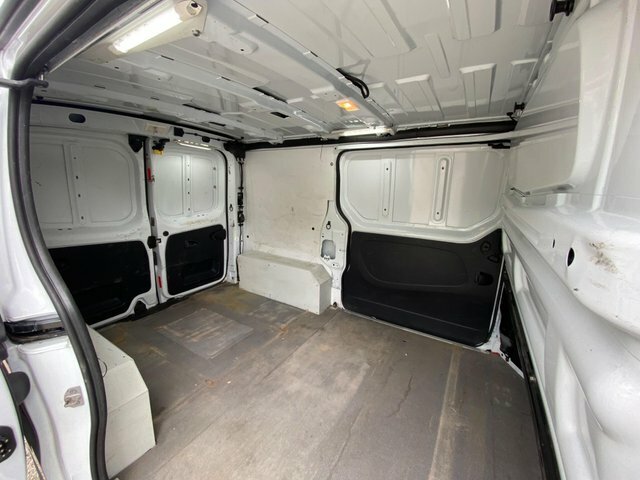 Vauxhall Vivaro 9 Seat Minibus White #10