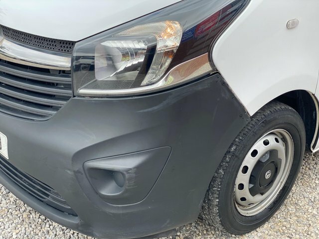 Vauxhall Vivaro 9 Seat Minibus White #21
