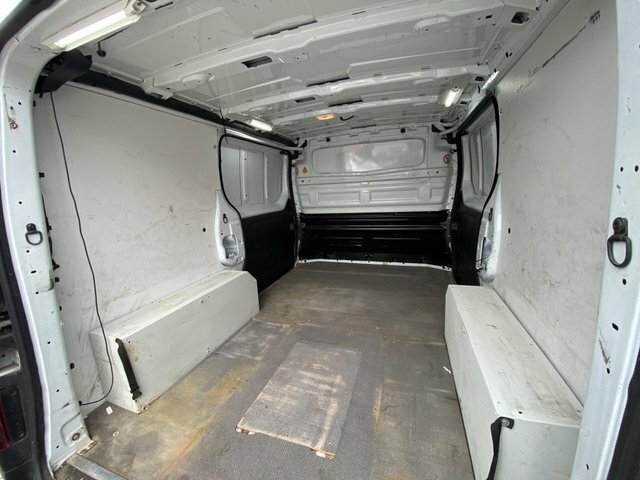 Vauxhall Vivaro 9 Seat Minibus White #36