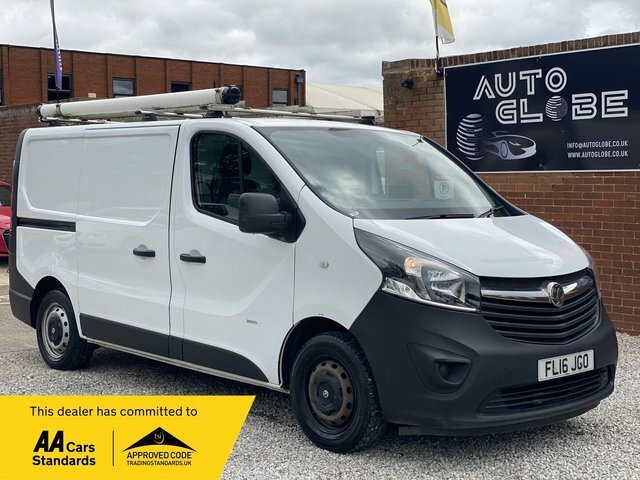 Vauxhall Vivaro 9 Seat Minibus White #1