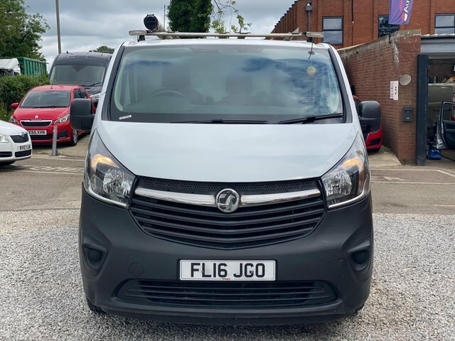 Vauxhall Vivaro 9 Seat Minibus White #45