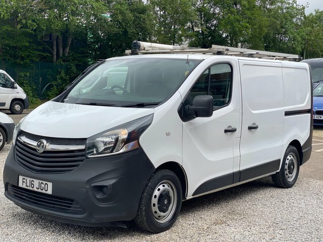 Vauxhall Vivaro 9 Seat Minibus White #3