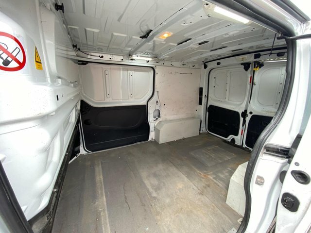 Vauxhall Vivaro 9 Seat Minibus White #39