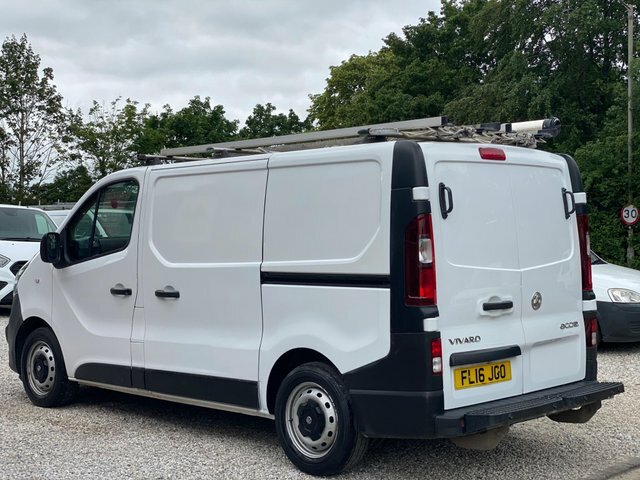 Vauxhall Vivaro 9 Seat Minibus White #5