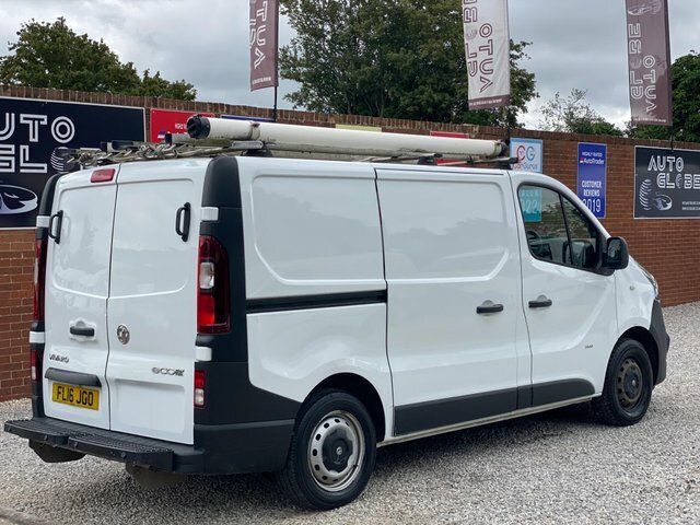Vauxhall Vivaro 9 Seat Minibus White #7