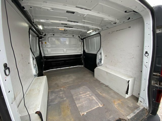 Vauxhall Vivaro 9 Seat Minibus White #33