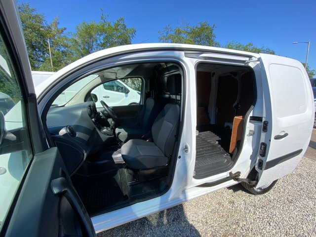 Mercedes-Benz CITAN White #10