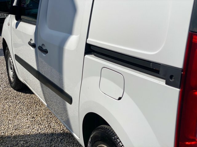 Mercedes-Benz CITAN White #18