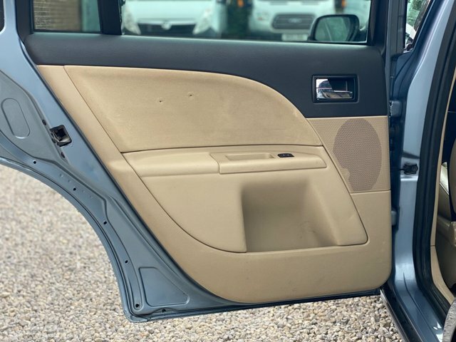 Ford Mondeo 2.0 Zetec Blue #36
