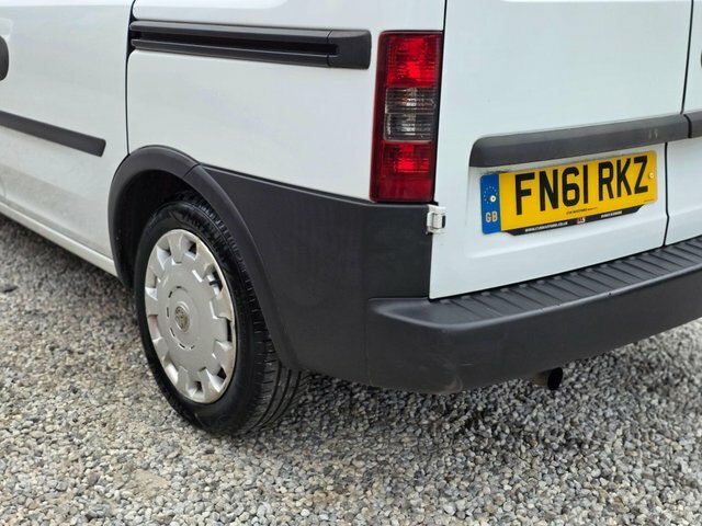 Vauxhall Combo 1700 16V Panel Van Red #24