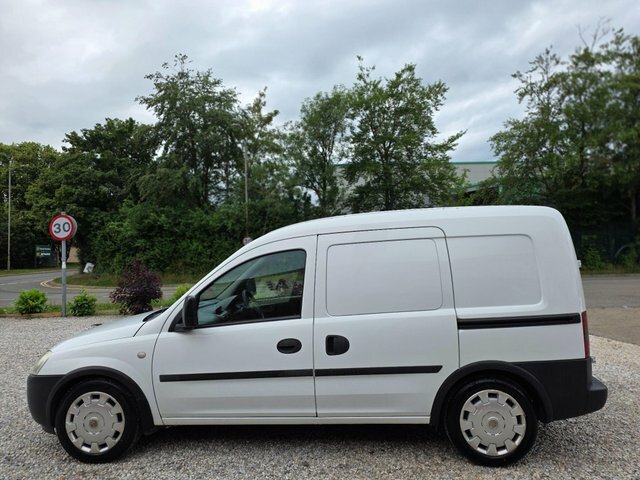 Vauxhall Combo 1700 16V Panel Van Red #14