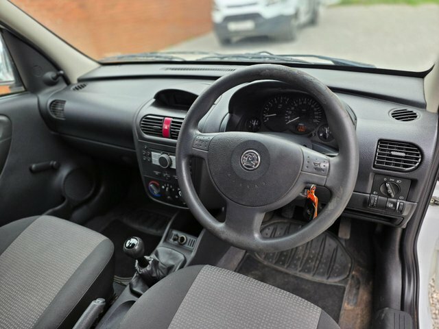 Vauxhall Combo 1700 16V Panel Van Red #5