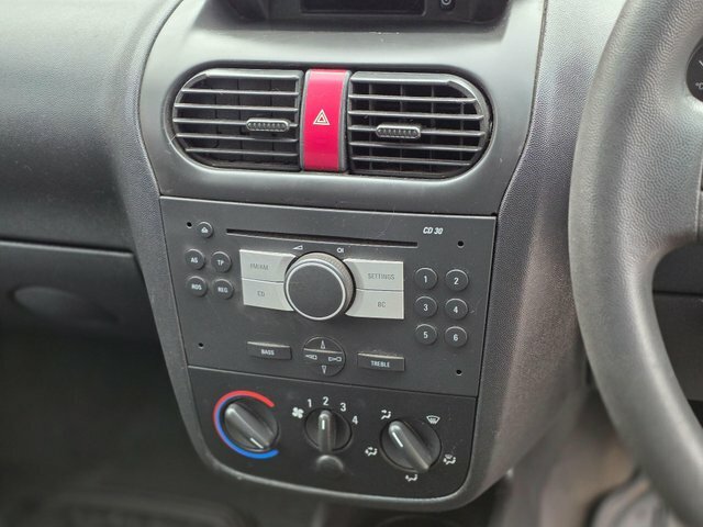 Vauxhall Combo 1700 16V Panel Van Red #10
