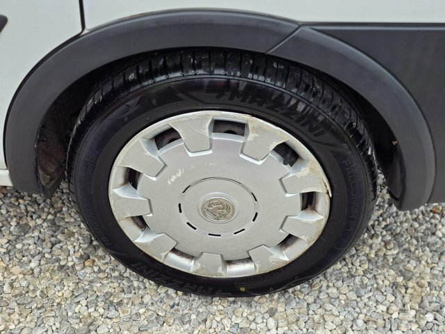 Vauxhall Combo 1700 16V Panel Van Red #39