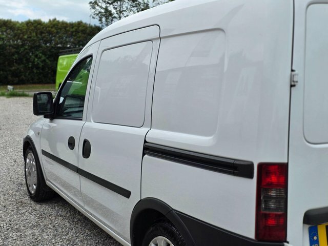 Vauxhall Combo 1700 16V Panel Van Red #23