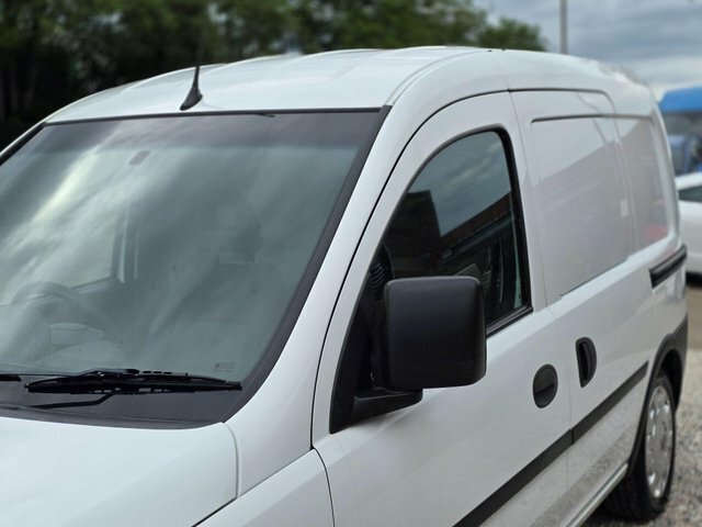Vauxhall Combo 1700 16V Panel Van Red #20