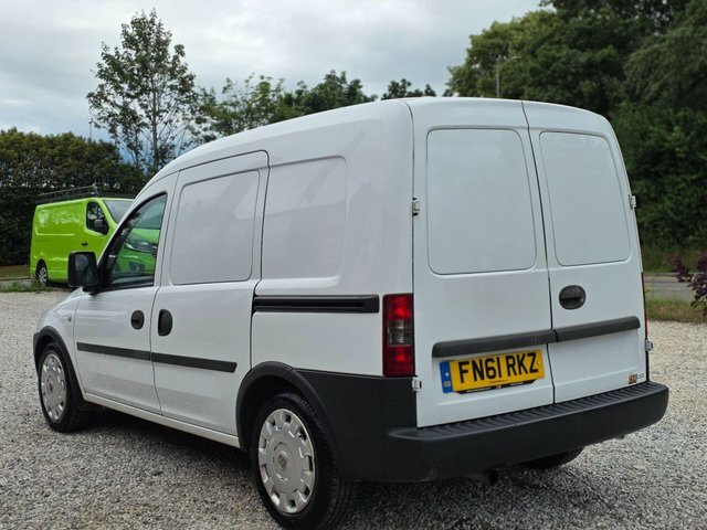 Vauxhall Combo 1700 16V Panel Van Red #3