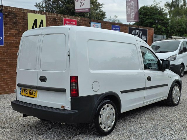 Vauxhall Combo 1700 16V Panel Van Red #4