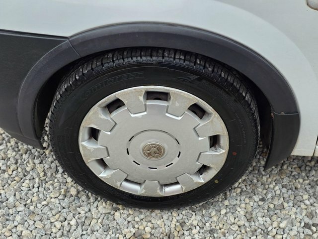 Vauxhall Combo 1700 16V Panel Van Red #11