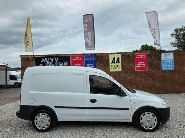 Vauxhall Combo 1700 16V Panel Van Red #16